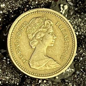 🪙1983 QUEEN ELIZABETH II ONE POUND COIN🪙